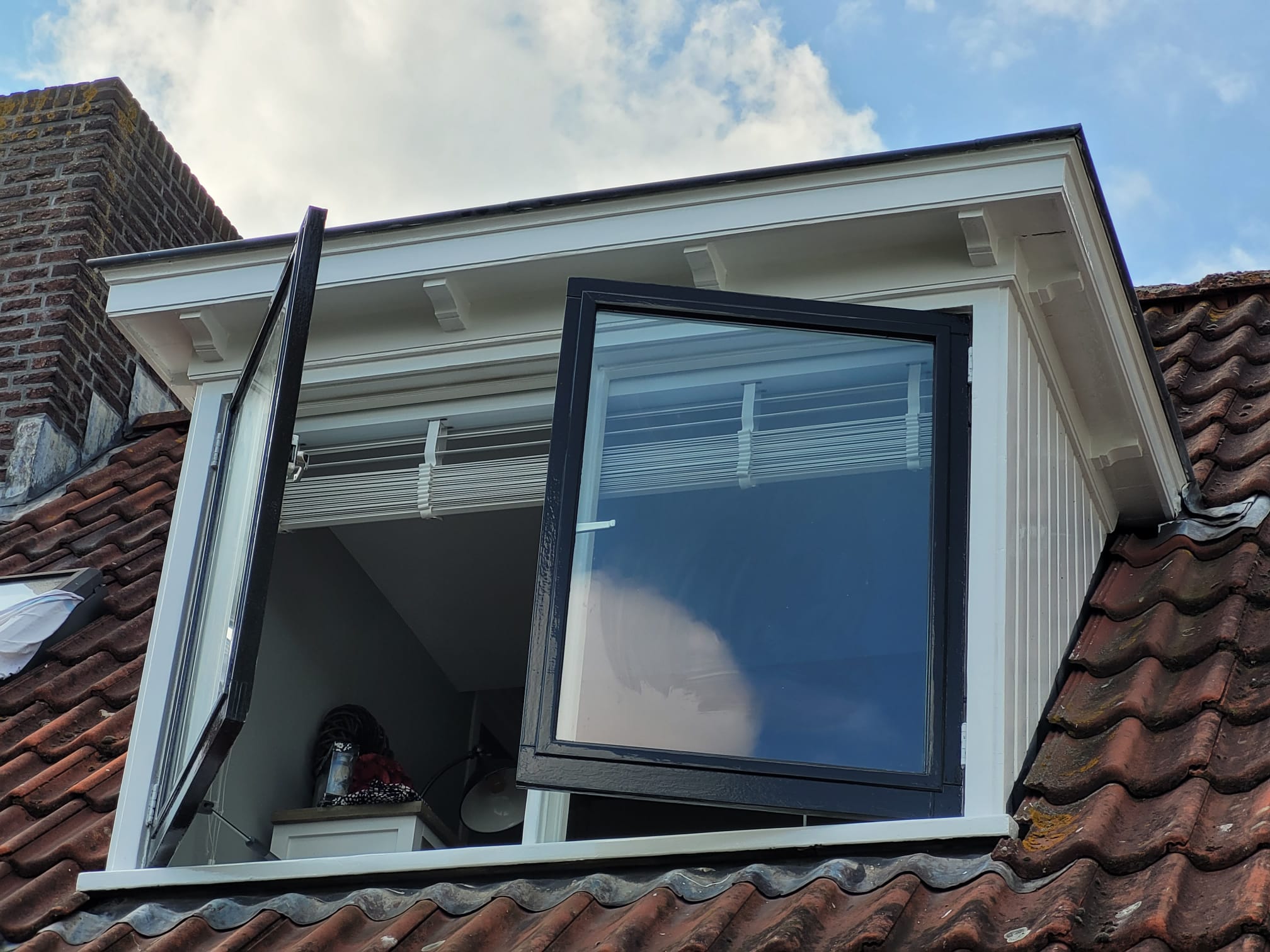 Stolker Schilderwerken in Sassenheim biedt professioneel schilderwerk voor binnen en buiten in de Bollenstreek. Kwaliteit, vakmanschap en betrouwbaarheid voor uw woning of bedrijfspand.